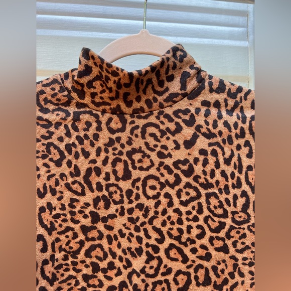 NWOT leopard turtleneck sweater - Picture 2 of 5